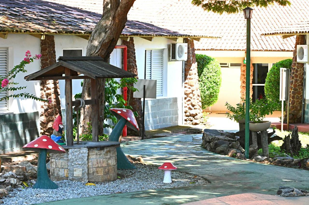 Hotel Sesi Аруанан Экстерьер фото